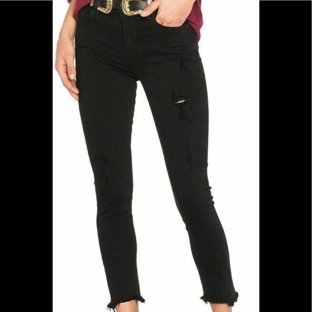 AGOLDE. 
Sophie High Rise Skinny Crop in Harlow Destructed